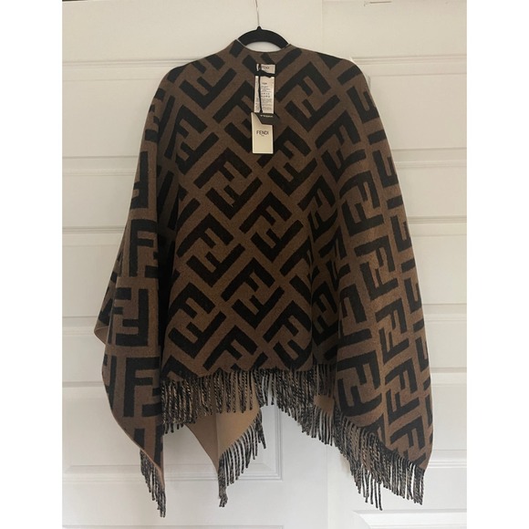 $2100 BRAND NEW FENDI REVERSIBLE WOOL CASHMERE FF LOGO CAPE PONCHO SHAWL NWT - Picture 12 of 16